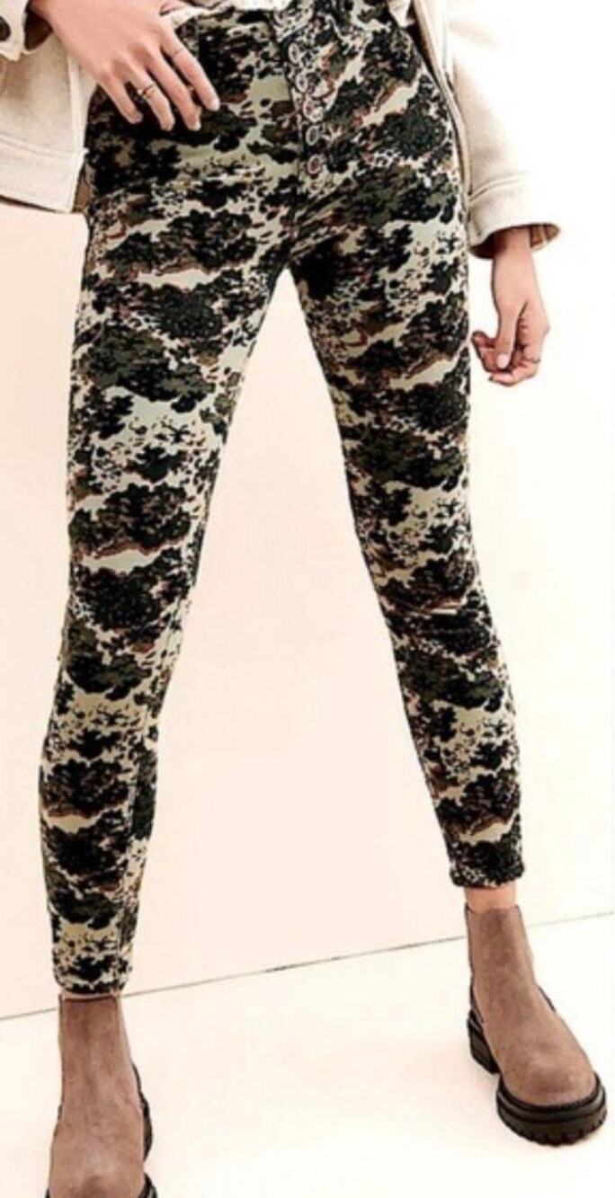 Pilcro Pants 29 Green Floral Camo Corduroy Button Fly Skinny Ankle Crop Mid Rise